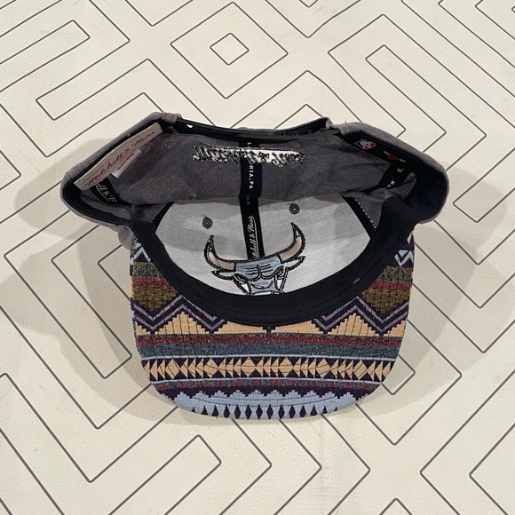 Mitchell & Ness Chicago Bulls NBA Snapback - Picture 8 of 10